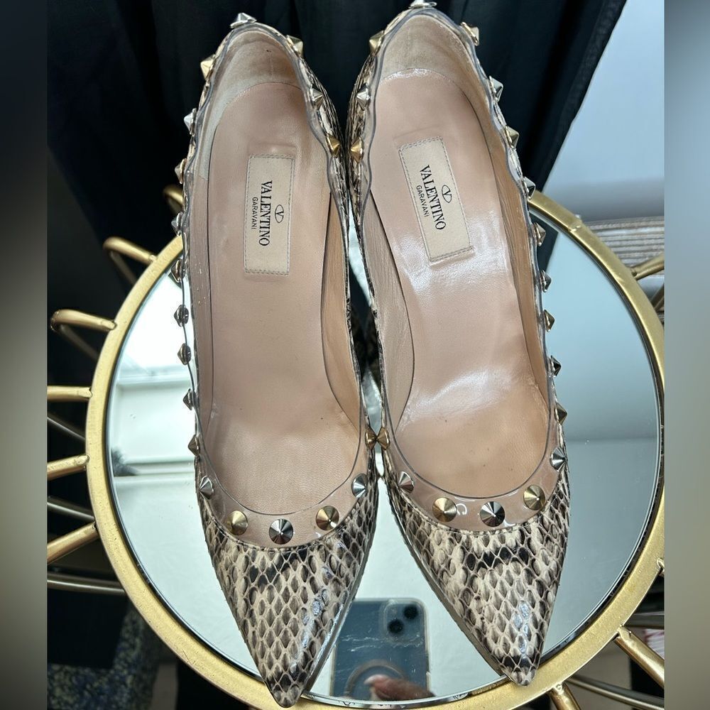 Valentino Rockstud Studded Beige Python Pvc Pumps - image 3